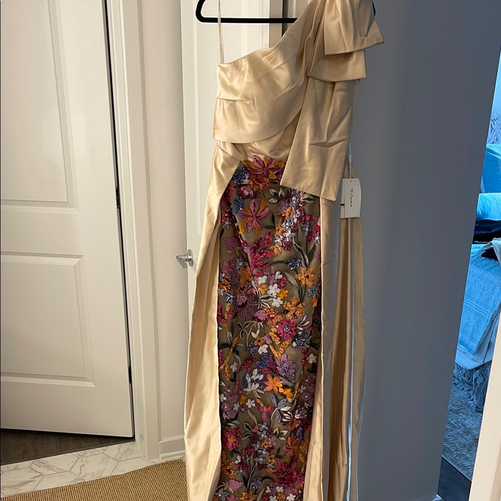 One-Shoulder Ivory Evening Dress with Floral Embroidered Skirt